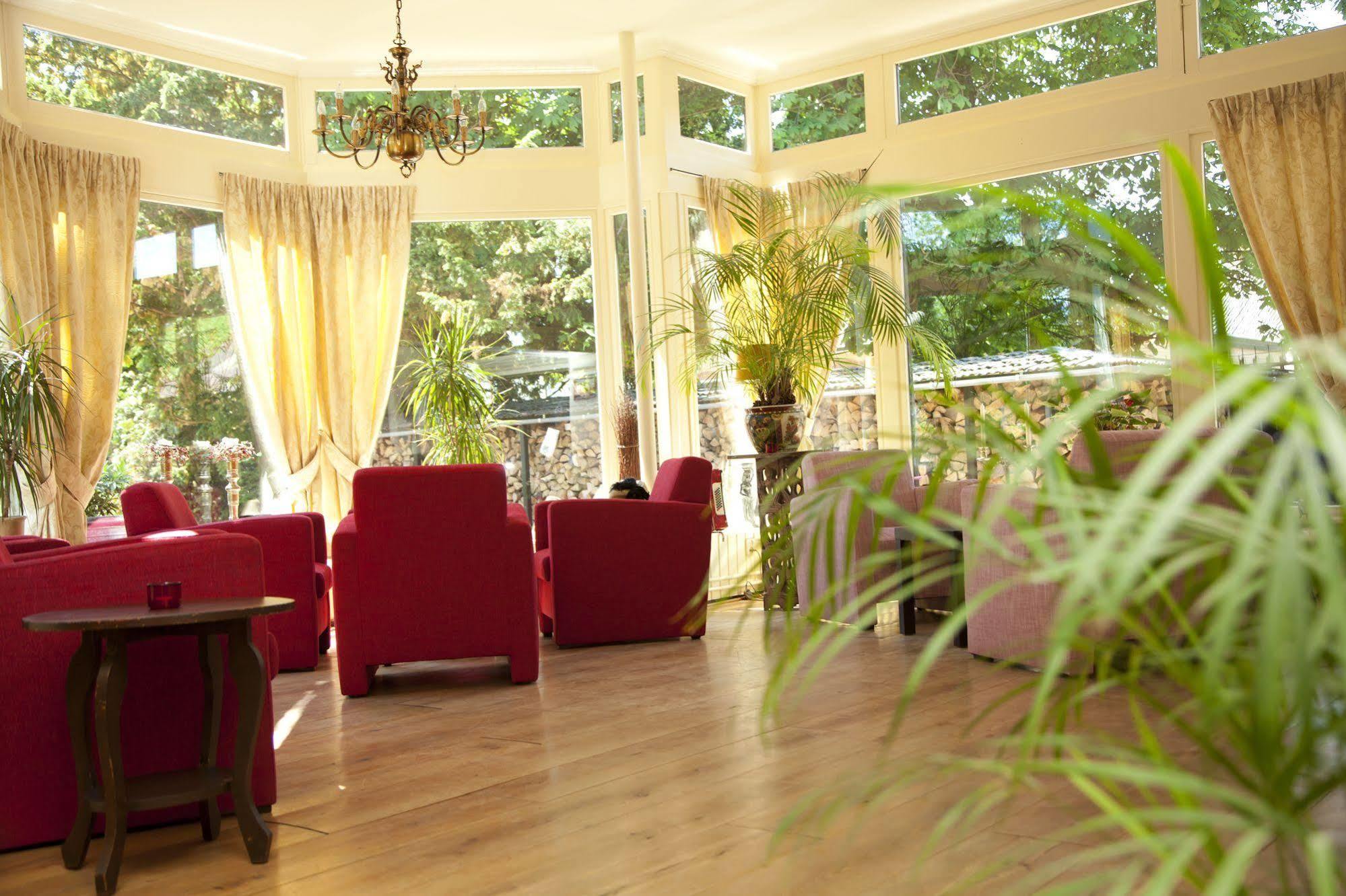 Hotel Restaurant Lunia Олдеберкоп Экстерьер фото